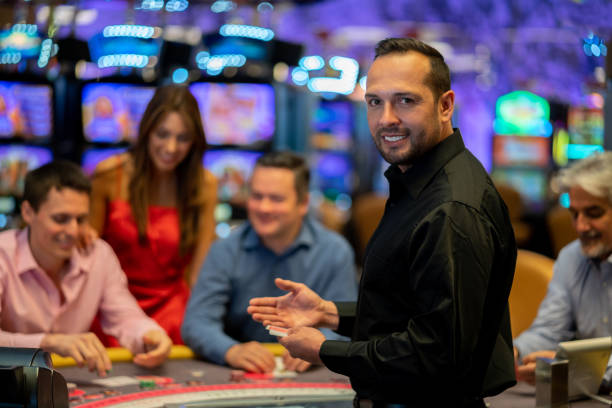 suksestoto Three Card Poker live table with dealer, player cards face-up, and betting controls visible